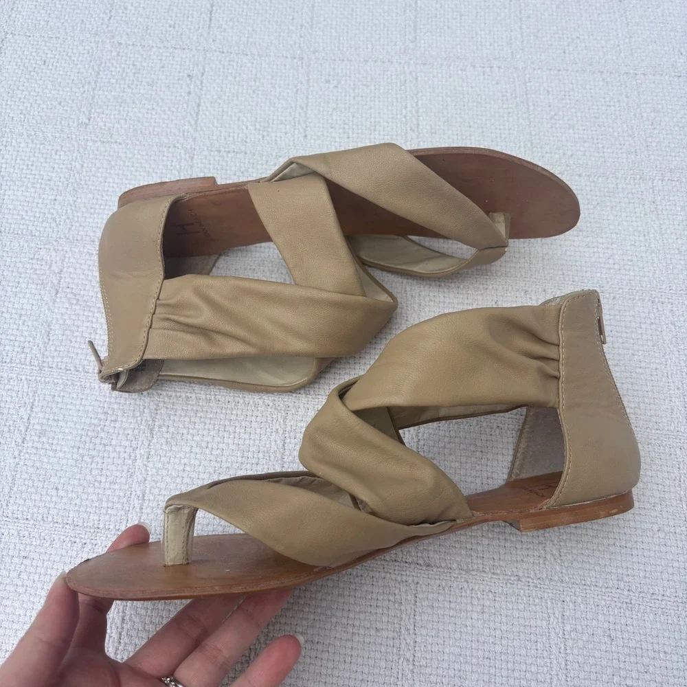 Women's EU 40 SILVIAN HEACH Faux Leather Beige Strappy Thong Gladiator Sandals